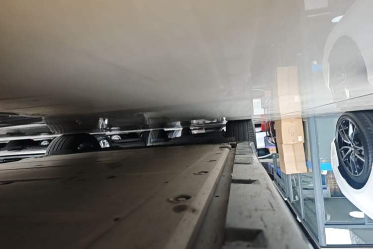 Used Zeekr 001 2021 Ultra-Long Range Single-Motor WE Edition Right Side Sill