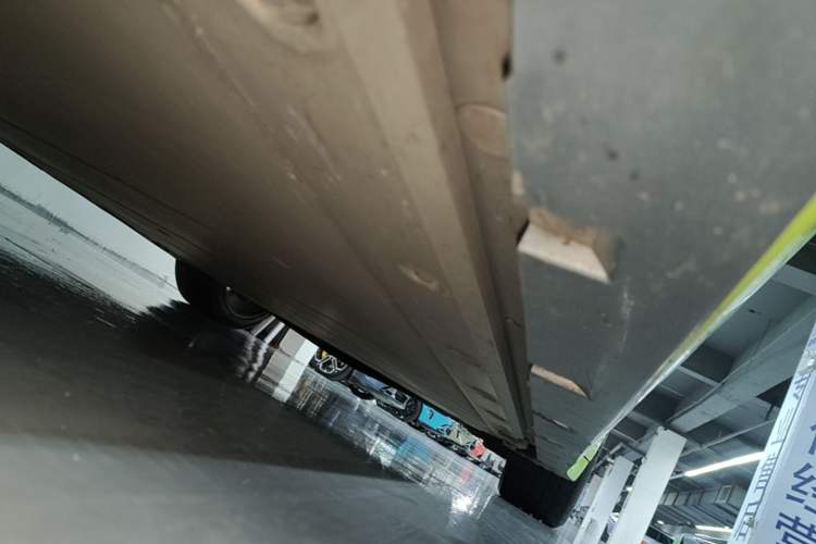 Used Zeekr 001 2021 Ultra-Long Range Dual-Motor YOU Version Left Side Sill