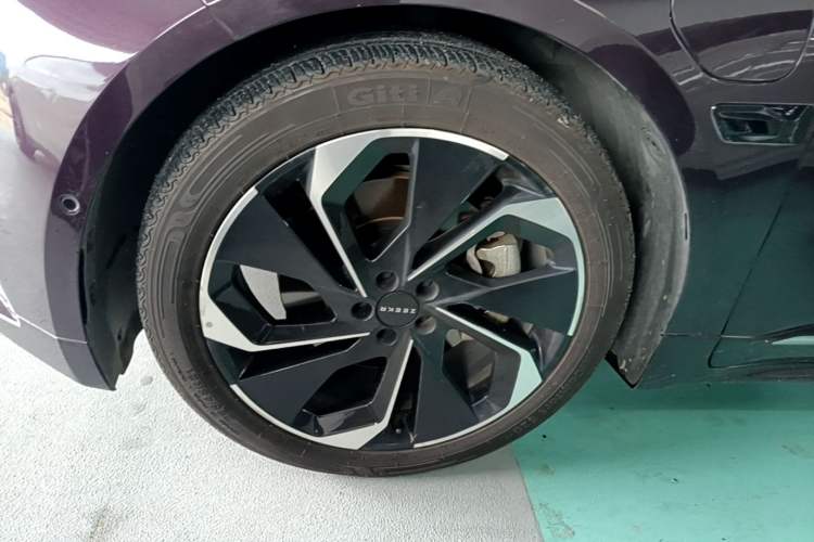 Used Zeekr 001 2021 Ultra-Long Range Single-Motor WE Edition Left Front Wheel Hub