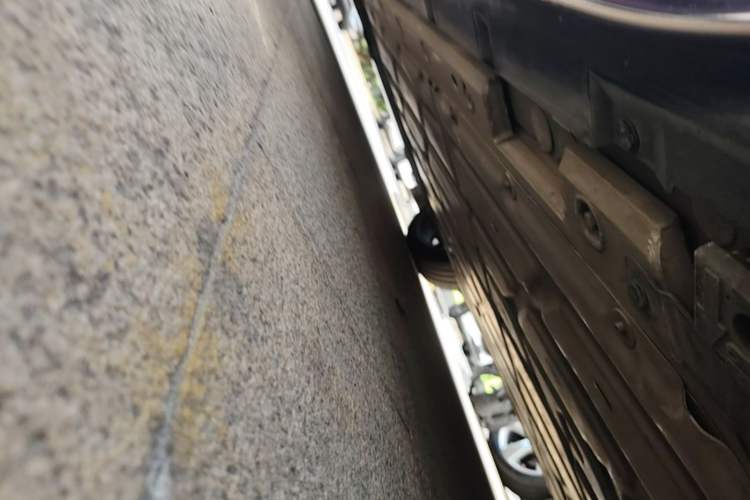 Used Zeekr 001 2021 Ultra-Long Range Dual-Motor YOU Version Left Side Sill