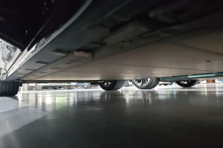 Used Zeekr 001 2021 Ultra-Long Range Dual-Motor YOU Version Left Side Sill