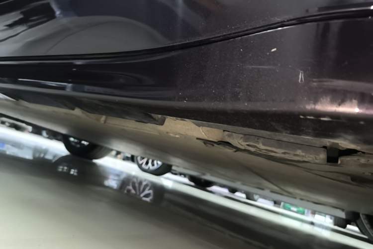 Used Zeekr 001 2021 Ultra-Long Range Dual-Motor YOU Version Left Side Sill
