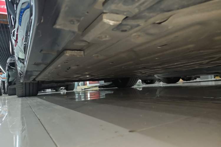 Used Zeekr 001 2021 Ultra-Long Range Dual-Motor YOU Version Left Side Sill