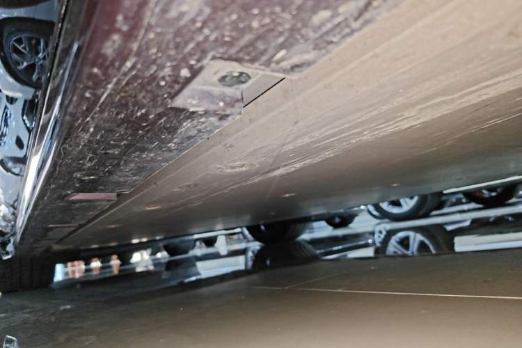 Used Zeekr 001 2021 Ultra-Long Range Dual-Motor YOU Version Right Side Sill