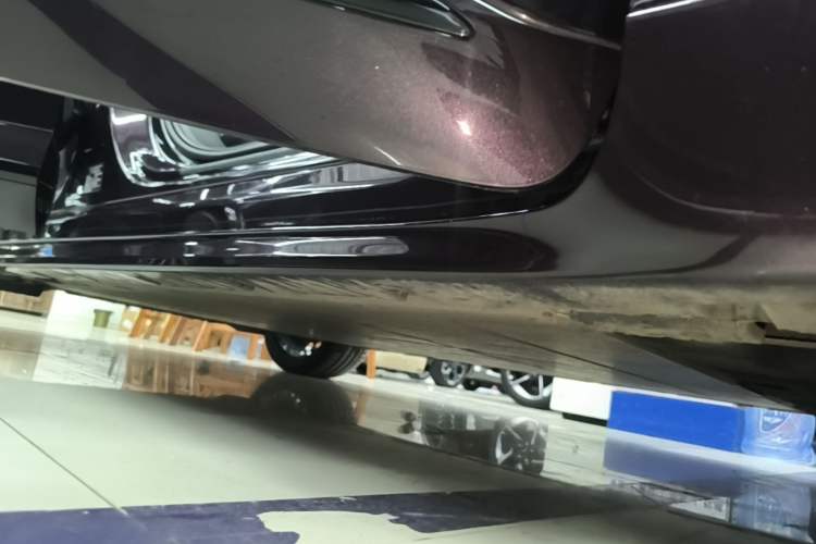 Used Zeekr 001 2021 Ultra-Long Range Dual-Motor YOU Version Right Side Sill