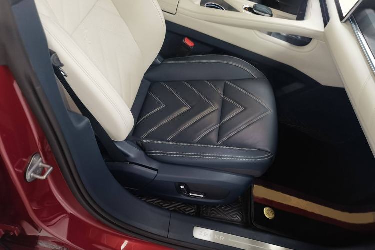 Used Zeekr 001 2021 Ultra-Long Range Dual-Motor YOU Version Right Front Seat