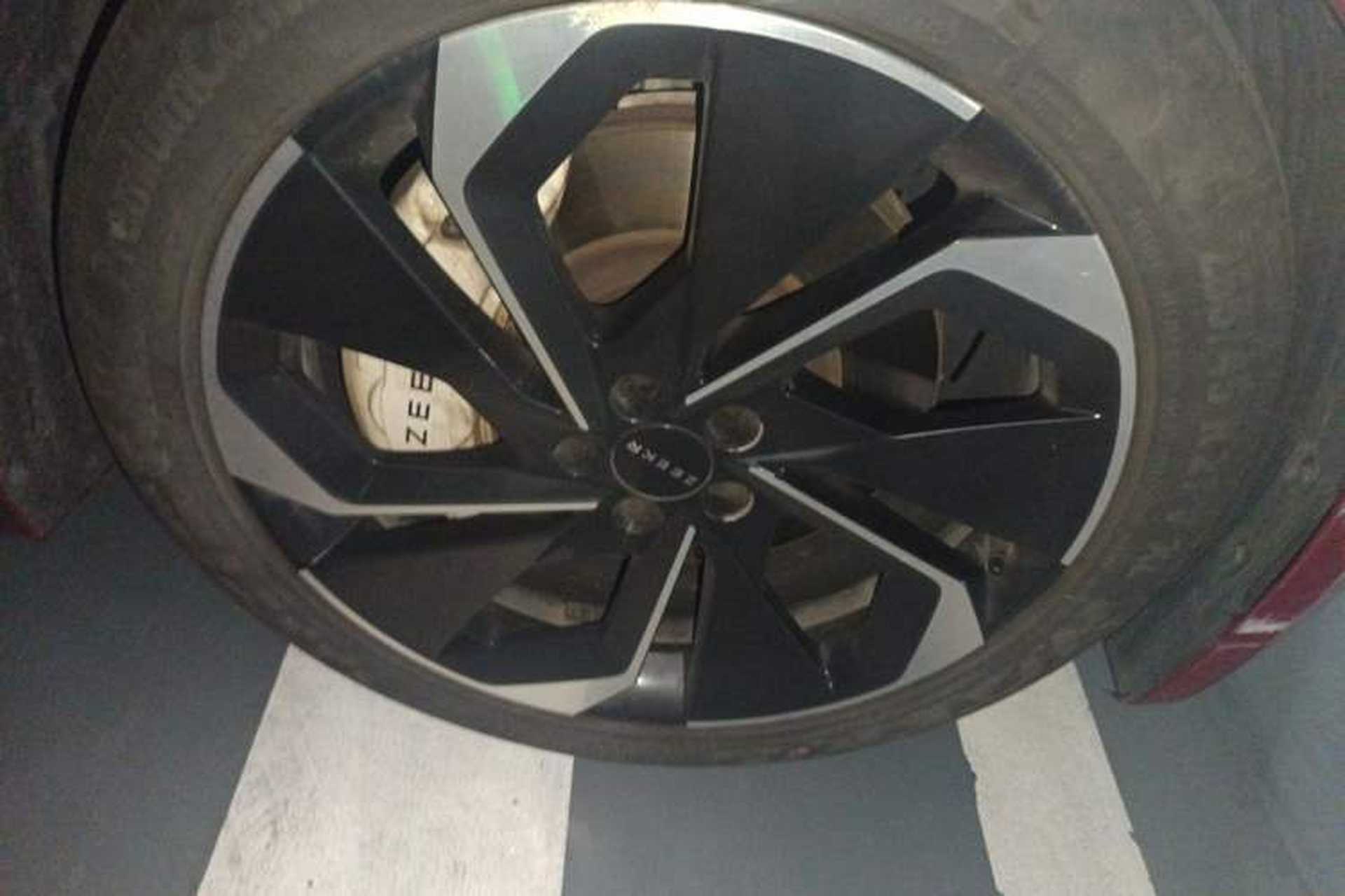 Used Zeekr 001 2021 Ultra-Long Range Dual-Motor YOU Version Right Front Wheel Hub