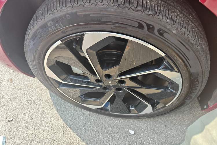 Used Zeekr 001 2021 Long-Range Dual-Motor WE Edition Right Rear Wheel Hub