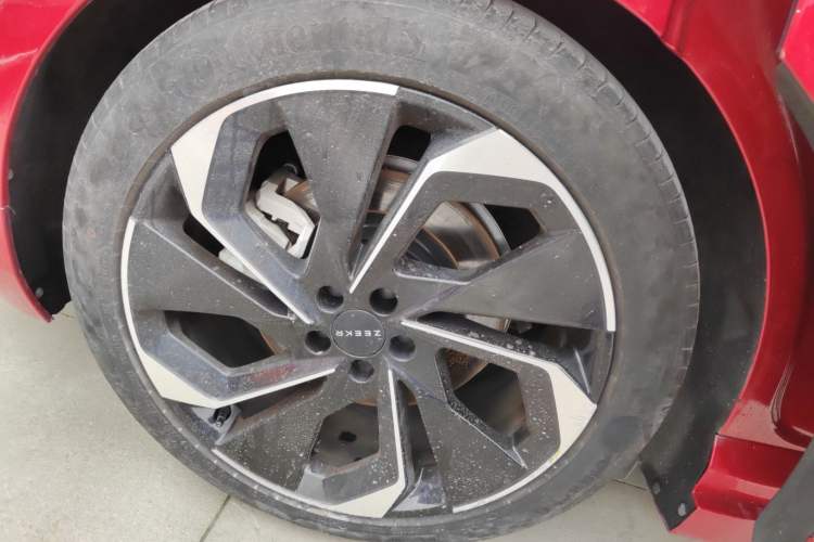 Used Zeekr 001 2021 Ultra-Long Range Dual-Motor YOU Version Right Rear Wheel Hub