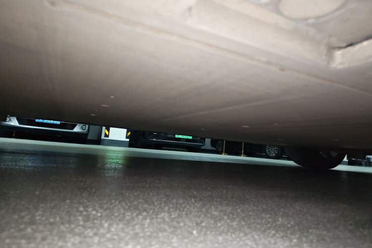 Used Zeekr 001 2021 Ultra-Long Range Single-Motor WE Edition Chassis Rear Right
