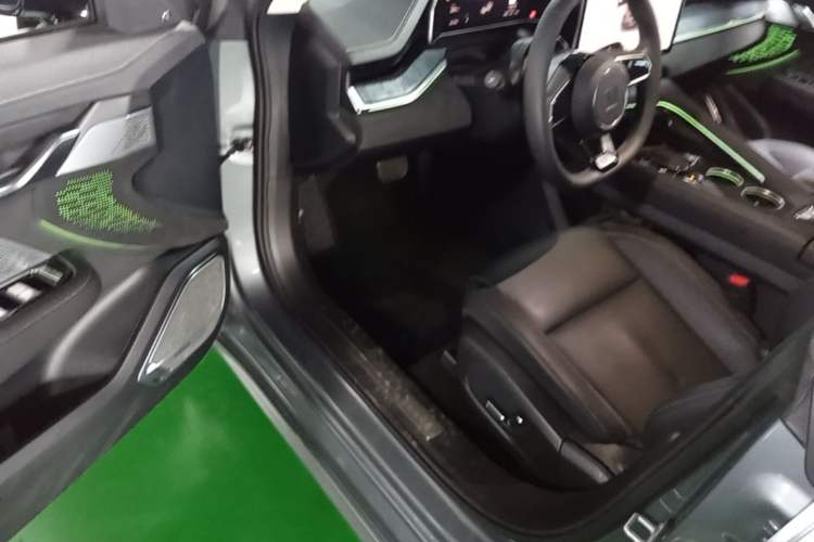 Used Zeekr 001 2021 Long-Range Dual-Motor WE Edition Driver Seat