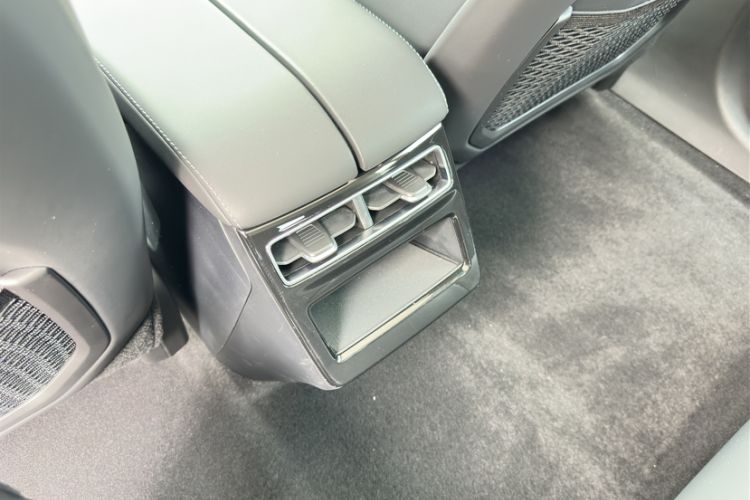 Used Zeekr 001 2021 Long-Range Dual-Motor WE Edition Interior 4