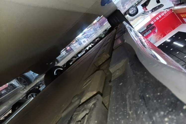 Used Zeekr 001 2021 Ultra-Long Range Dual-Motor YOU Version Left Side Sill