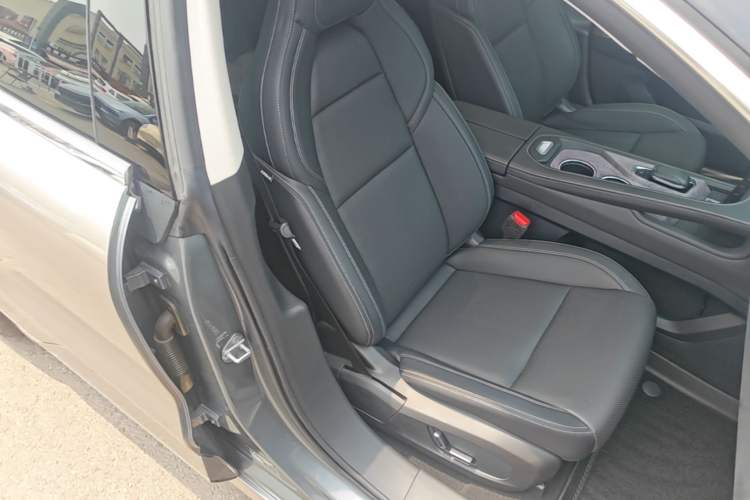 Used Zeekr 001 2021 Ultra-Long Range Single-Motor WE Edition Right Front Seat