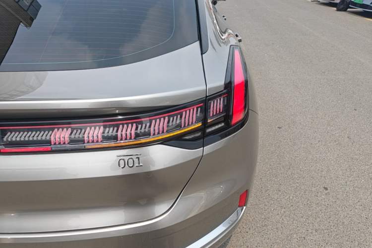 Used Zeekr 001 2021 Ultra-Long Range Single-Motor WE Edition Right Rear Taillight