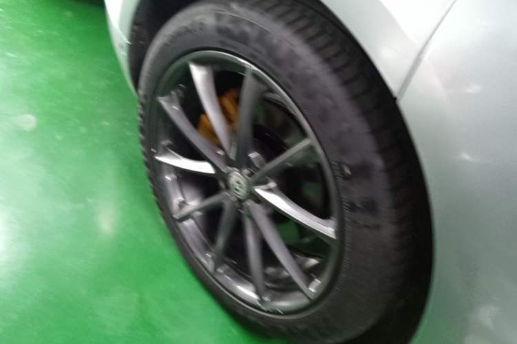Used Zeekr 001 2021 Long-Range Dual-Motor WE Edition Right Rear Wheel Hub
