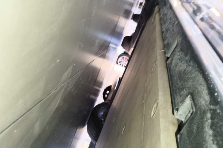 Used Zeekr 001 2021 Ultra-Long Range Single-Motor WE Edition Right Side Sill