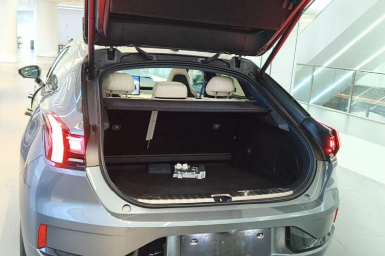 Used Zeekr 001 2021 Ultra-Long Range Single-Motor WE Edition Trunk
