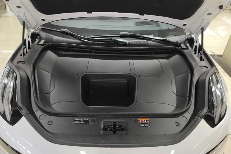 Used Zeekr 001 2021 Ultra-Long Range Dual-Motor YOU Version Engine Bay