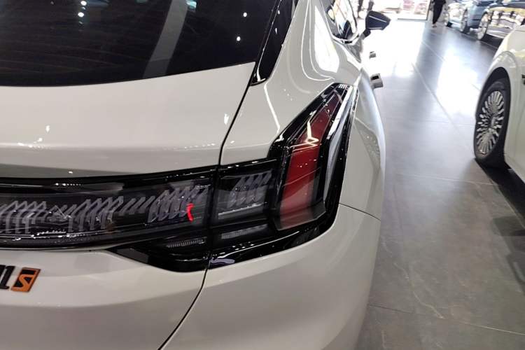 Used Zeekr 001 2021 Long-Range Dual-Motor WE Edition Exterior 3