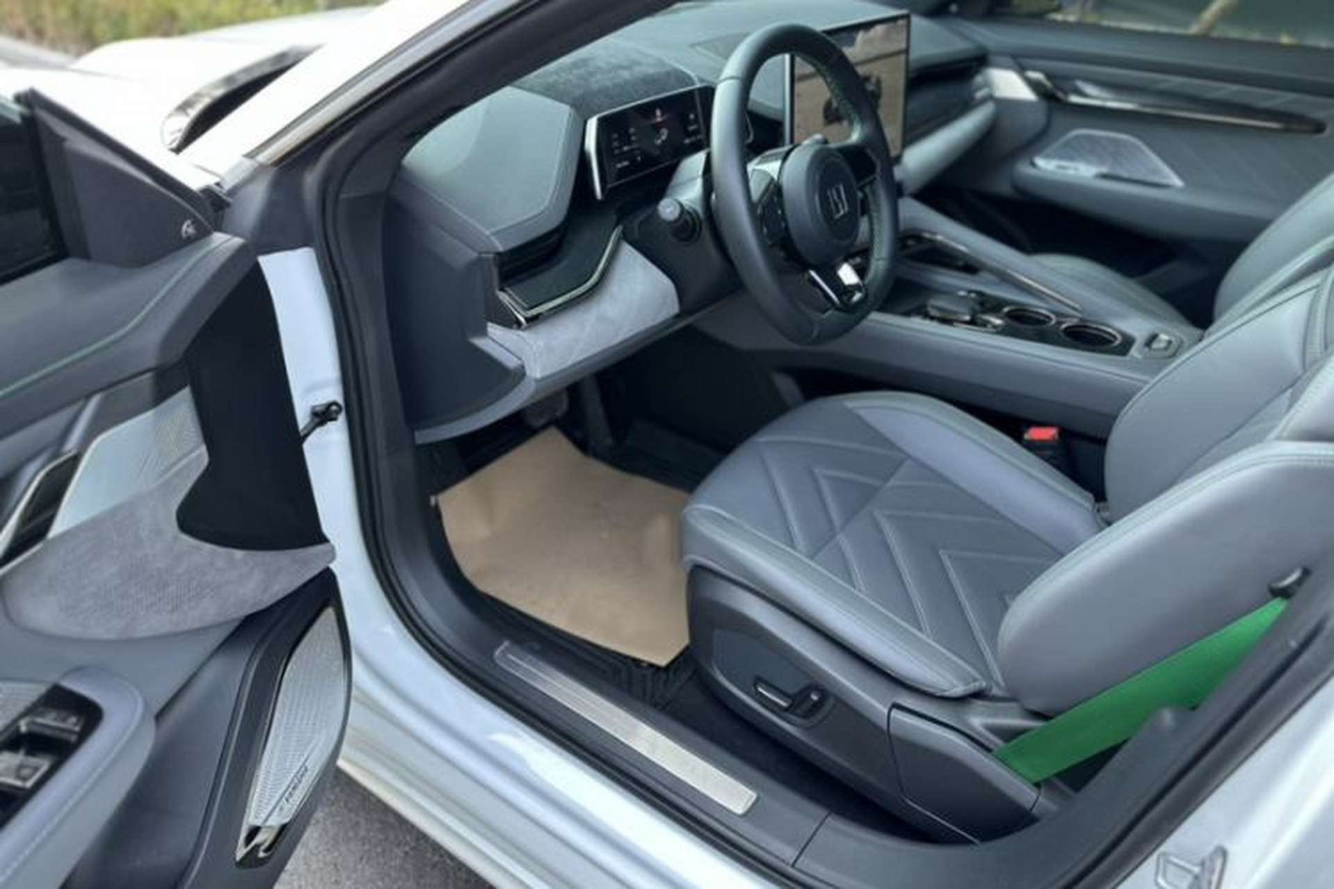 Used Zeekr 001 2021 Long-Range Dual-Motor WE Edition Interior 1