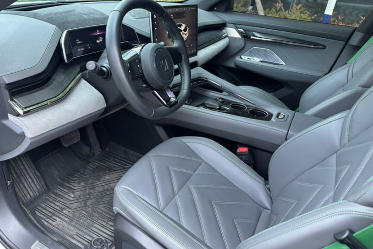 Used Zeekr 001 2021 Long-Range Dual-Motor WE Edition Interior 3