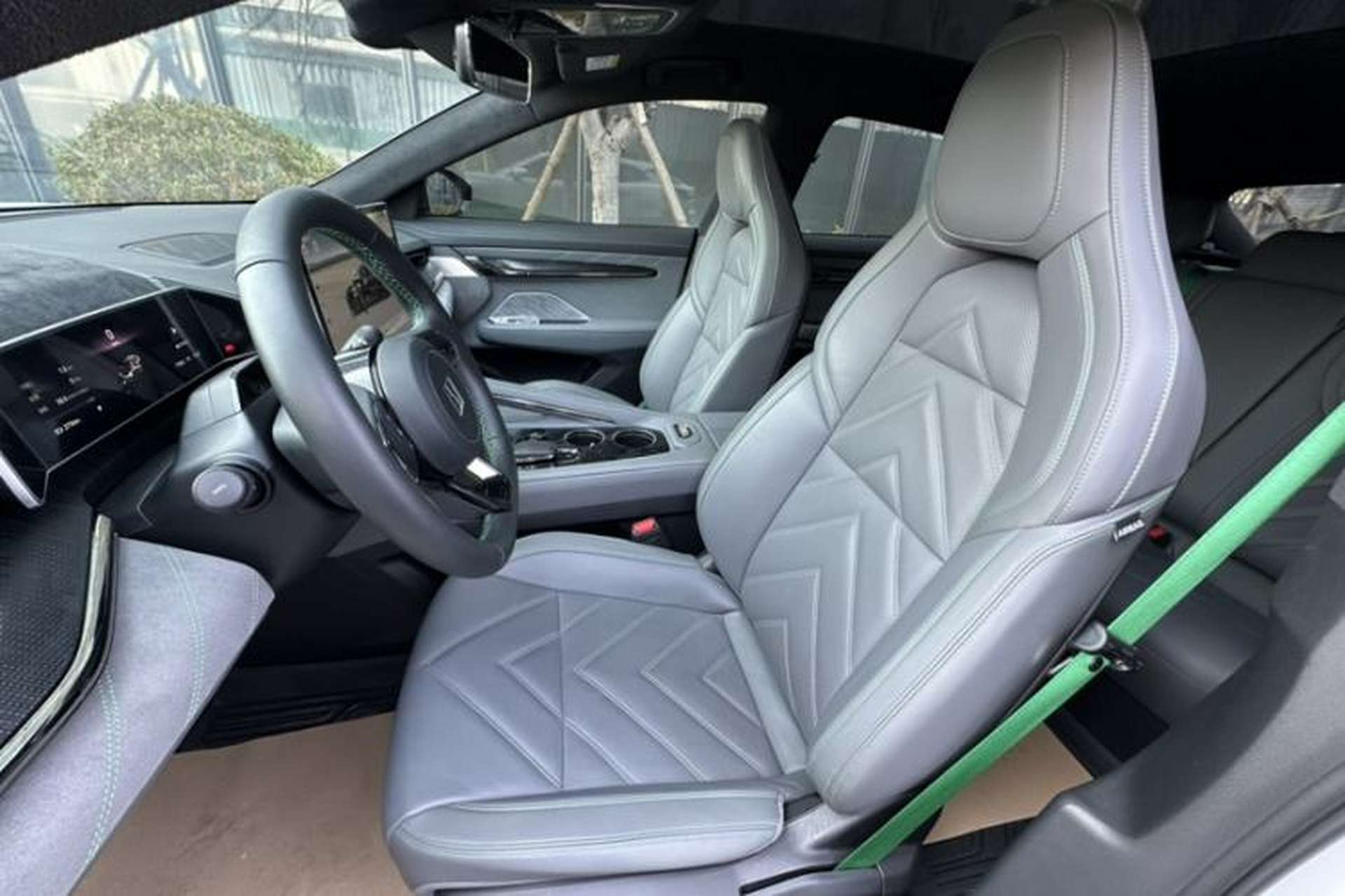 Used Zeekr 001 2021 Long-Range Dual-Motor WE Edition Left Front Seat