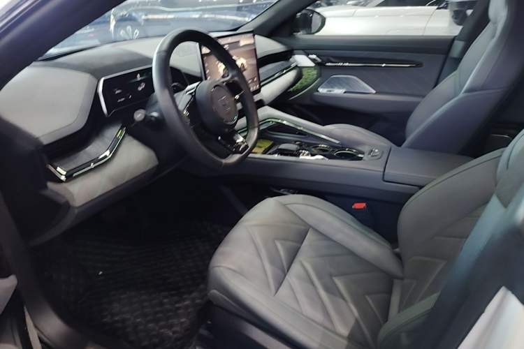 Used Zeekr 001 2021 Long-Range Dual-Motor WE Edition Left Front Seat