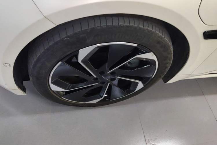 Used Zeekr 001 2021 Long-Range Dual-Motor WE Edition Left Front Wheel Hub