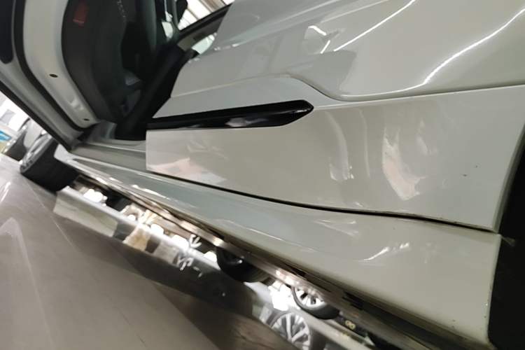 Used Zeekr 001 2021 Long-Range Dual-Motor WE Edition Left Side Sill