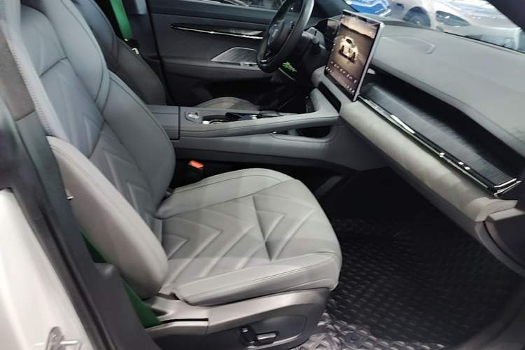 Used Zeekr 001 2021 Long-Range Dual-Motor WE Edition Right Front Seat