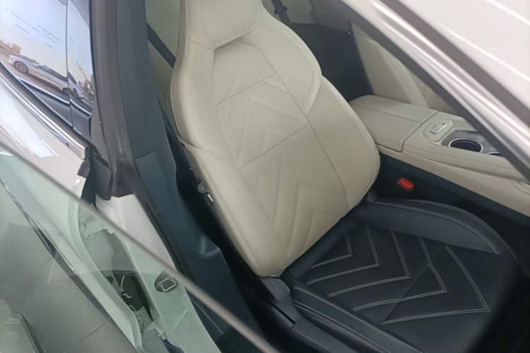 Used Zeekr 001 2021 Ultra-Long Range Dual-Motor YOU Version Right Front Seat