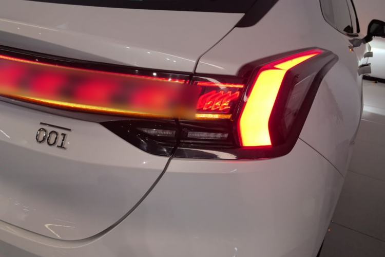 Used Zeekr 001 2021 Ultra-Long Range Single-Motor WE Edition Right Rear Taillight