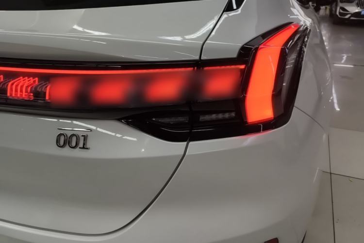 Used Zeekr 001 2021 Ultra-Long Range Dual-Motor YOU Version Right Rear Taillight