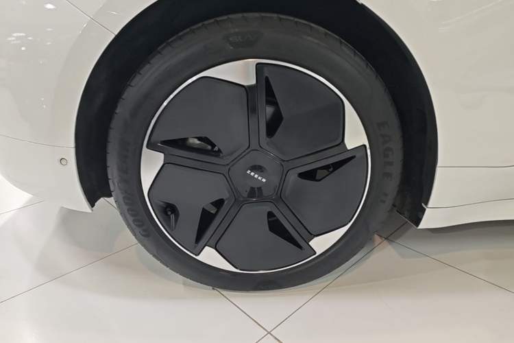 Used Zeekr 001 2021 Ultra-Long Range Single-Motor WE Edition Right Rear Wheel Hub