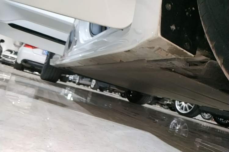 Used Zeekr 001 2021 Ultra-Long Range Dual-Motor YOU Version Right Side Sill