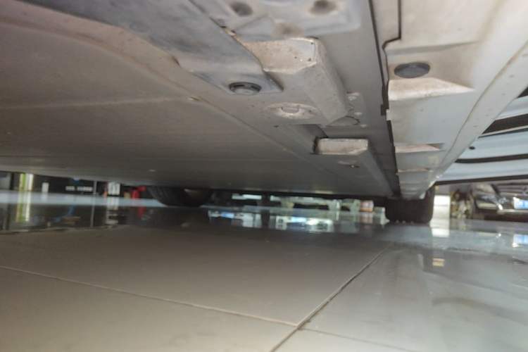 Used Zeekr 001 2021 Ultra-Long Range Dual-Motor YOU Version Right Side Sill
