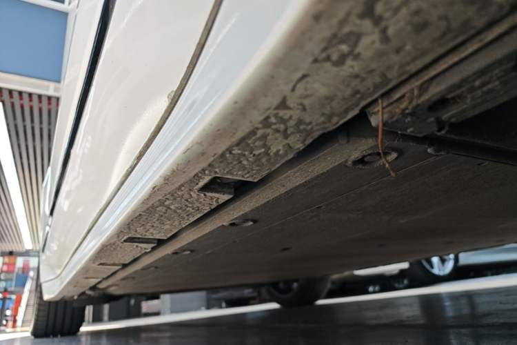 Used Zeekr 001 2021 Ultra-Long Range Dual-Motor YOU Version Right Side Sill