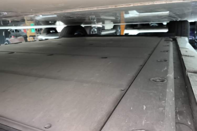 Used Zeekr 001 2021 Ultra-Long Range Dual-Motor YOU Version Right Side Sill
