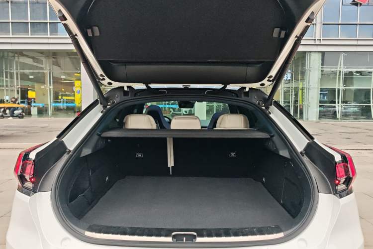 Used Zeekr 001 2021 Ultra-Long Range Dual-Motor YOU Version Trunk