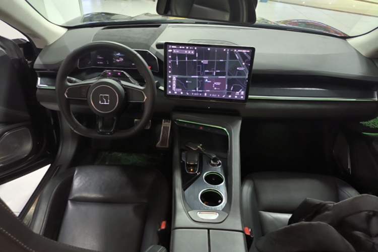 Used Zeekr 001 2022 Long-Range Dual-Motor WE Edition Center Console