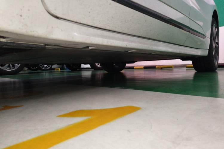 Used Zeekr 001 2022 Ultra-Long Range Dual-Motor YOU Version Chassis Front Left