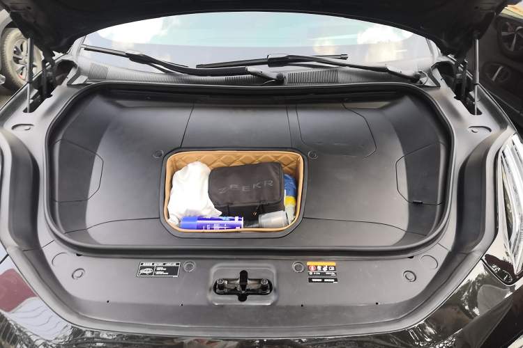 Used Zeekr 001 2022 Long-Range Dual-Motor WE Edition Engine Bay