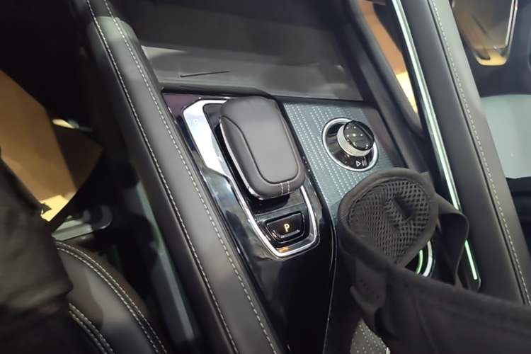 Used Zeekr 001 2022 Long-Range Dual-Motor WE Edition Gear Lever