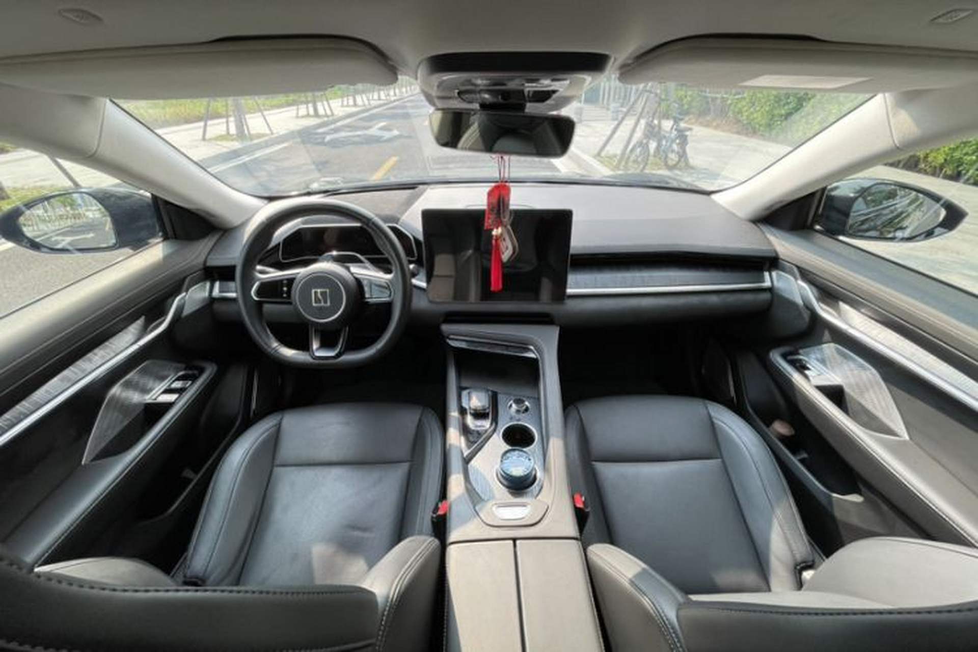 Used Zeekr 001 2022 Long-Range Dual-Motor WE Edition Interior 1
