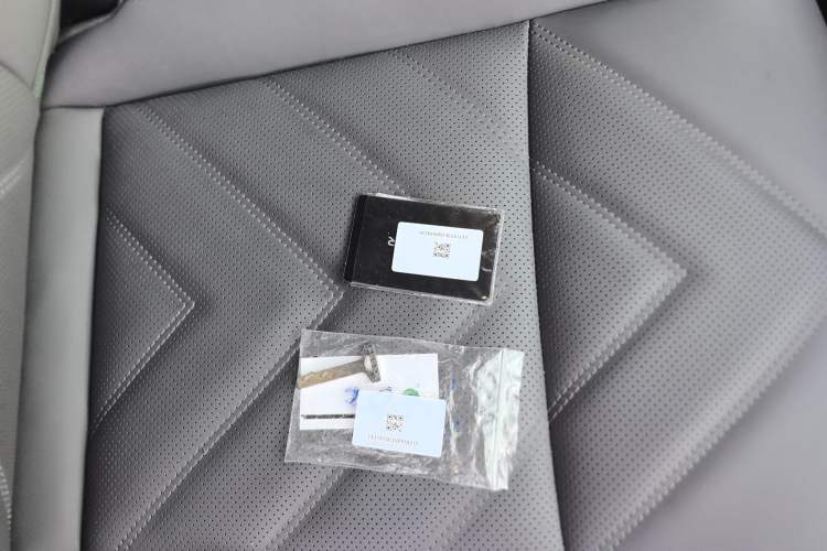 Used Zeekr 001 2022 Ultra-Long Range Dual-Motor ME Version Interior 1