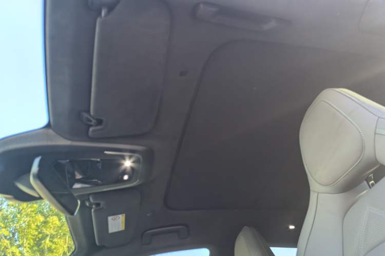 Used Zeekr 001 2022 Ultra-Long Range Dual-Motor ME Version Interior 11