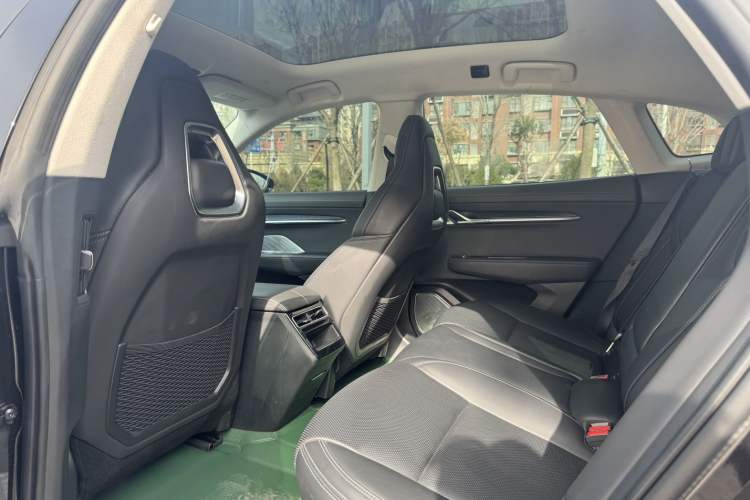 Used Zeekr 001 2022 Long-Range Dual-Motor WE Edition Interior 2