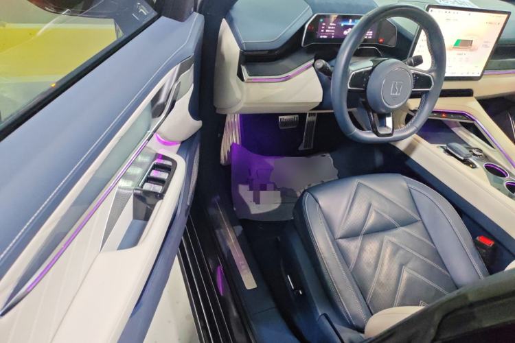 Used Zeekr 001 2022 Long-Range Dual-Motor WE Edition Interior 3