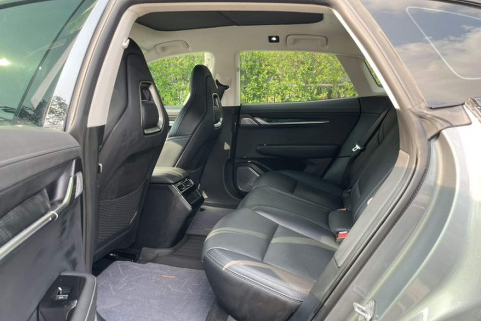 Used Zeekr 001 2022 Long-Range Dual-Motor WE Edition Interior 4